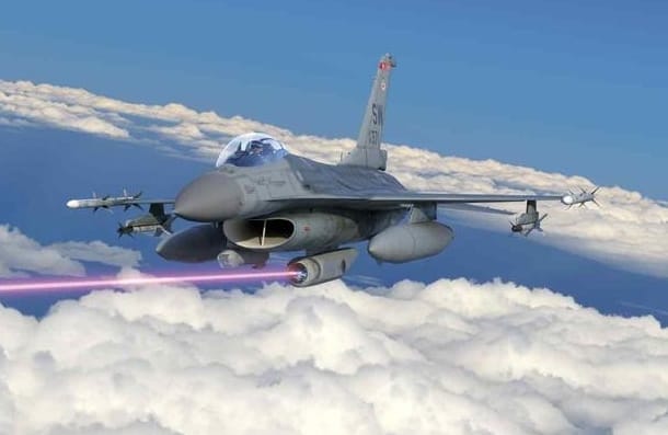 美國的SHiELD研發計畫 ，雷射武器被安裝在F-16戰機上實驗。(模擬圖) 圖 : 翻攝自Lockheed Martin官網