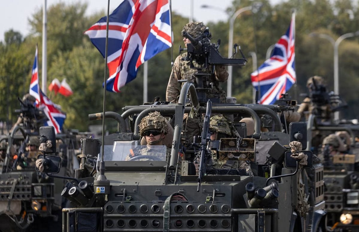 英國國防部統計顯示，截至 2026 年 1 月，英國正規軍約 13.7 萬人，其中皇家海軍與皇家海軍陸戰隊約 3.24 萬人、陸軍約 7.38 萬人、皇家空軍約 3.08 萬人。 圖 : 翻攝自 X @tweet_peace