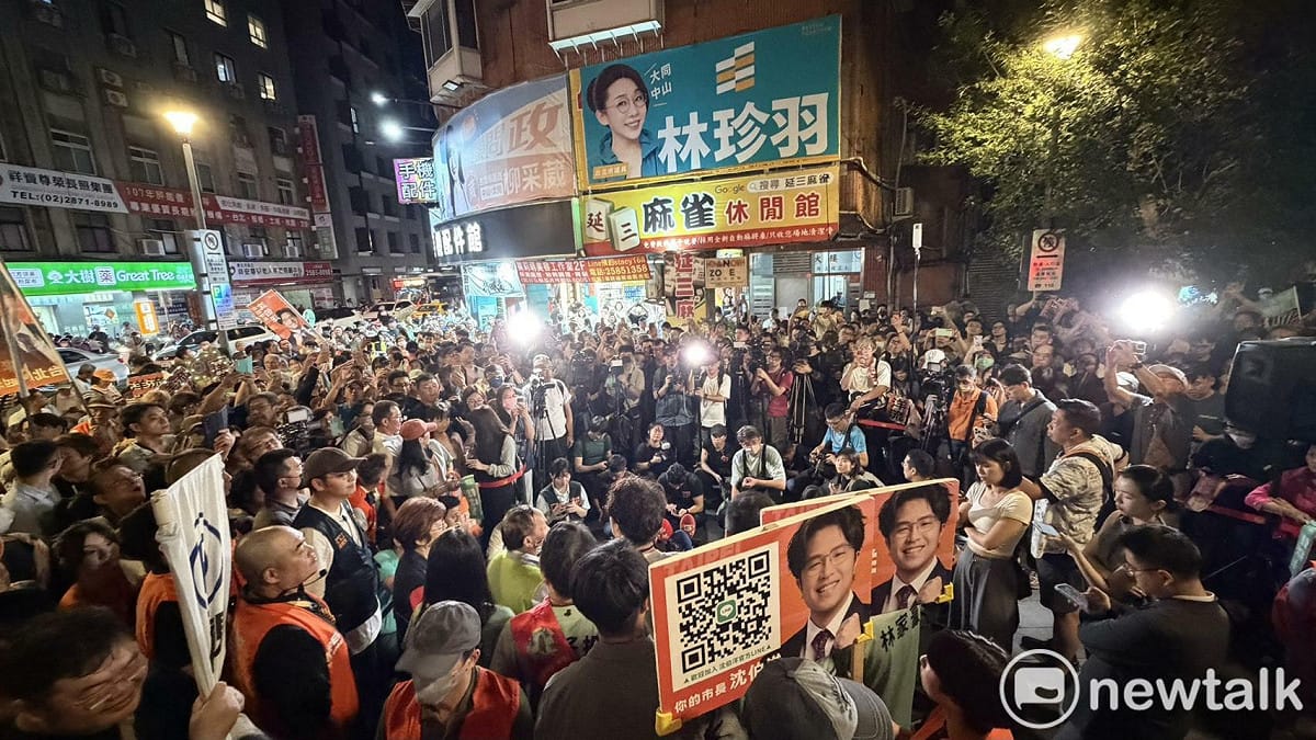 沈伯洋前往延三夜市掃街 圖：高逸帆／攝