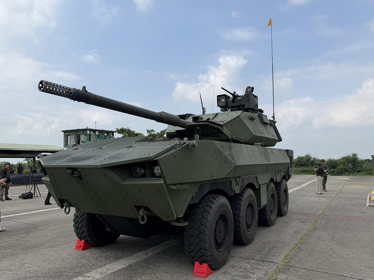 陸軍105公厘輪型戰車今日進行實彈射擊。 圖：金大鈞/攝