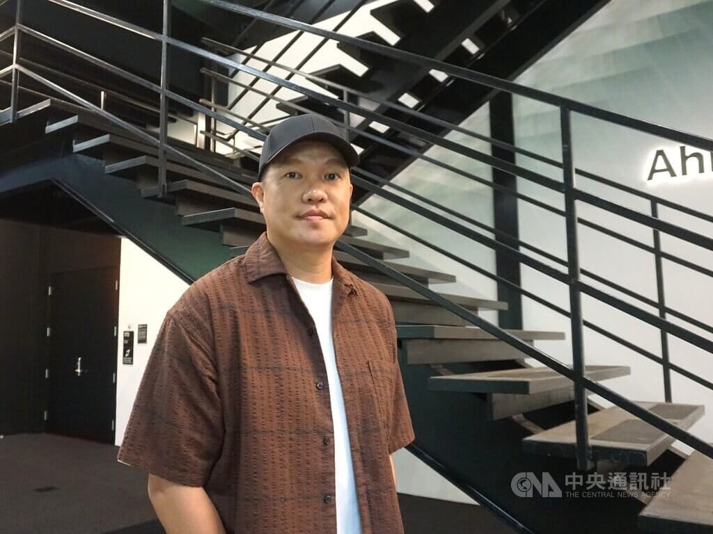 陳人豪以動畫影集「魔域九魂」的背景設計，獲得2026年美國艾美獎「動畫類傑出個人成就獎」。中央社記者林宏翰洛杉磯攝　115年9月23日