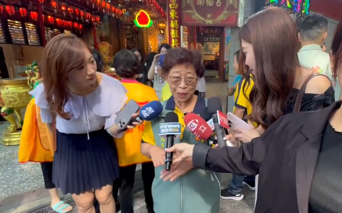 鬍鬚張少東挺蔣萬安 金峰滷肉飯老闆娘盼沈伯洋當選：沒有官架子