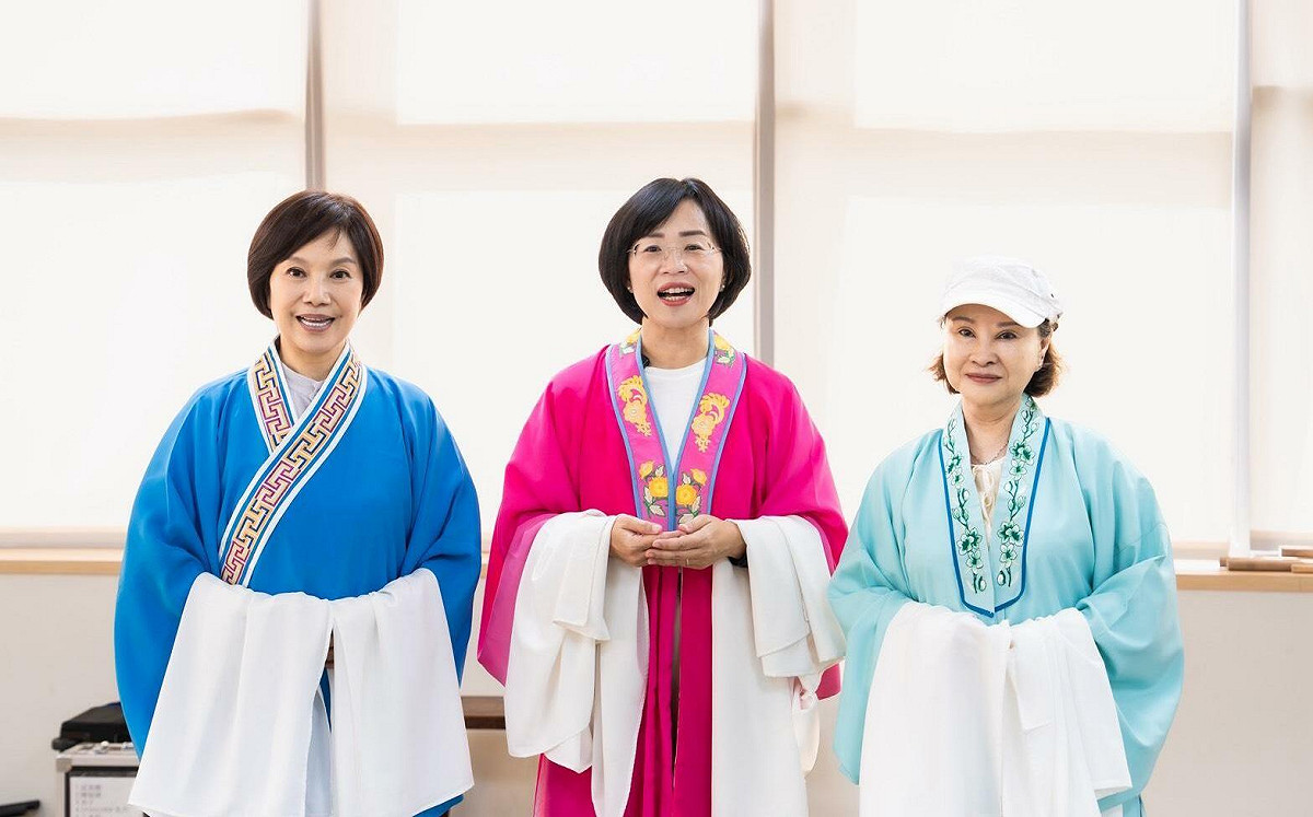 蘇巧慧體驗一日歌仔戲學徒 與許秀年、唐美雲宣傳｢三重中秋戲曲之夜」
