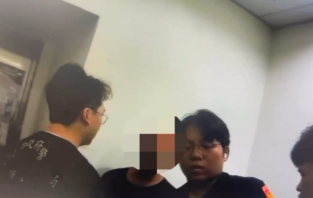 蔡姓男乘客出拳揍黃姓婦人，警方依社維法送辦。 圖：翻攝畫面