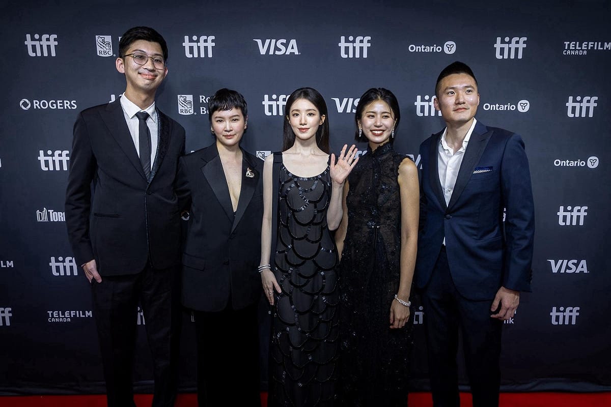 《幸福快樂的日子》於多倫多國際影展世界首映，監製苗華川（左起）、導演阮鳳儀、演員舒華、演員陳璇、監製張林翰_照片由「水花電影」提供。 圖：文策院提供