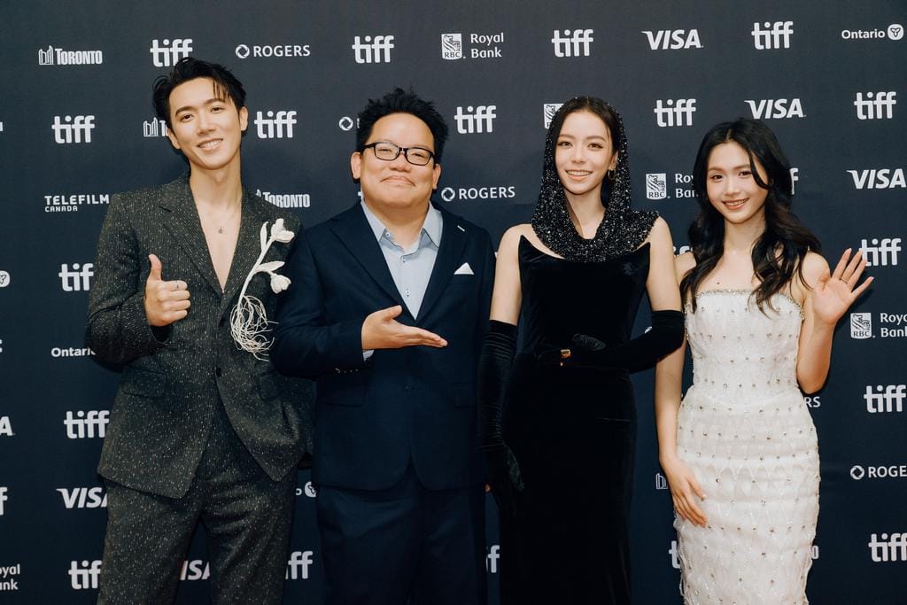 《告別的年代》於多倫多國際影展世界首映賺人熱淚，演員邱士縉（左起）、導演楊毅恆、演員宋芸樺、演員蕭莉璇。 圖：文策院提供