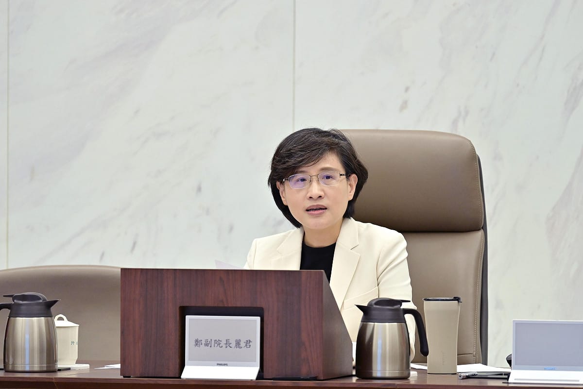 行政院副院長鄭麗君23日主持行政院消費者保護會第100次會議。 圖：行政院提供
