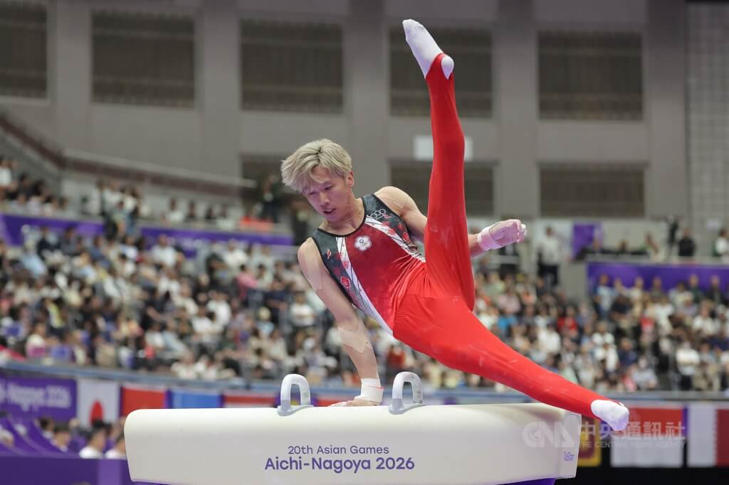 2026愛知名古屋亞運競技體操男子團體項目23日進行決賽賽程，台灣「鞍馬王子」李智凱（圖）在鞍馬單項拿下14.033分高分。中央社記者翁睿坤名古屋攝　115年9月23日