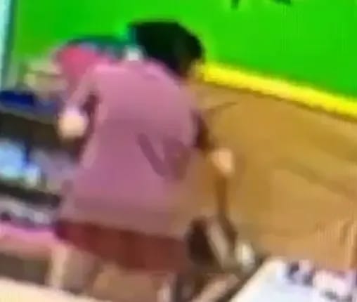 基隆名人幼兒園集體虐童案畫面曝光，引起軒然大波。 圖：家長提供