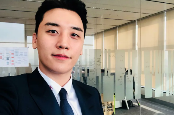 勝利近日遭一名男子指控，在首爾某餐廳用餐時朝他揮舞酒瓶，甚至威脅他「我有黑道背景，所以殺你一個人不算什麼」。 圖：翻攝自X