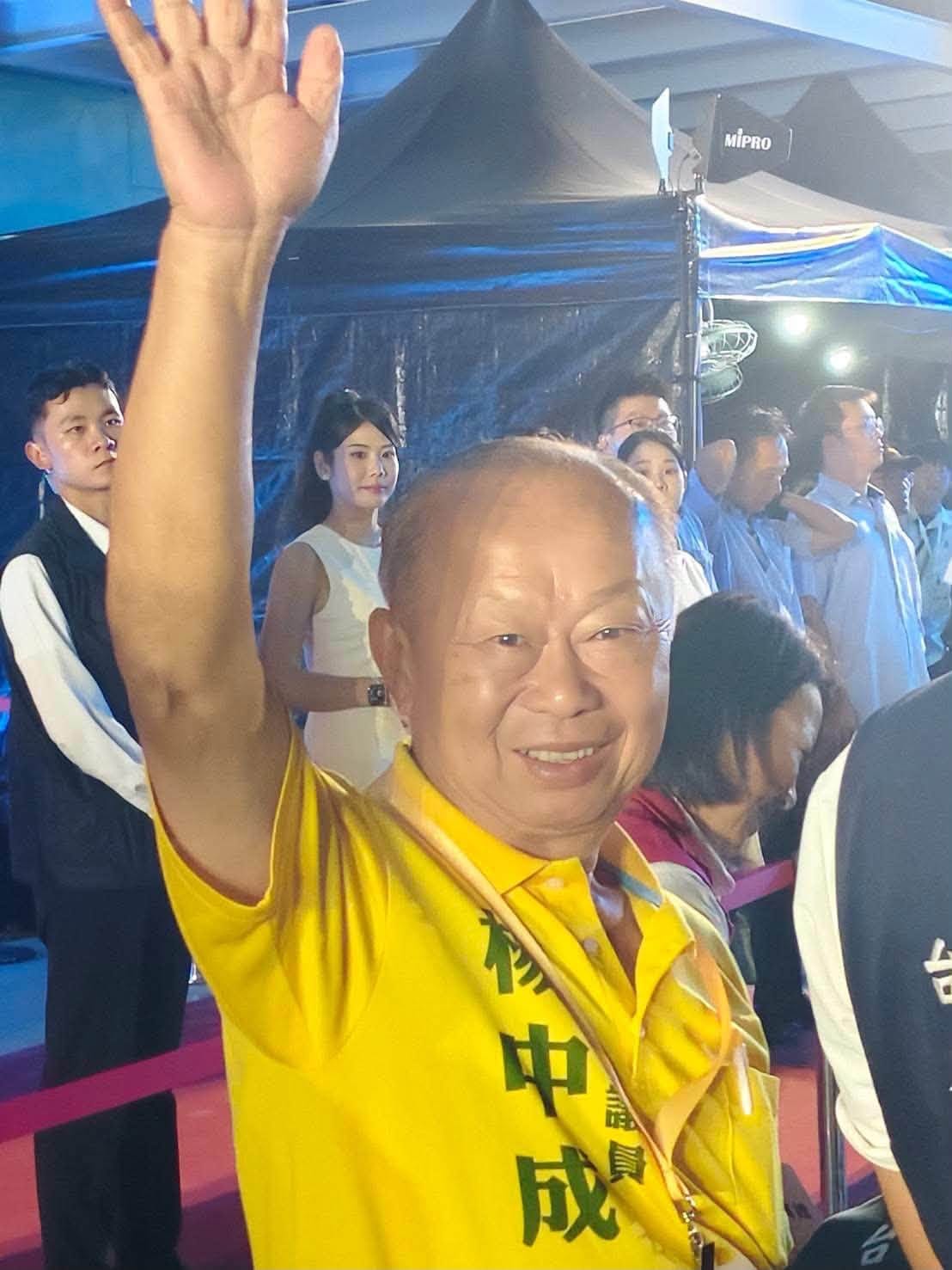 台南市唯一的台聯議員楊中成，長期與地方廟宇、社團網絡深刻連結，組織黏著度極高。 圖：翻攝楊中成臉書