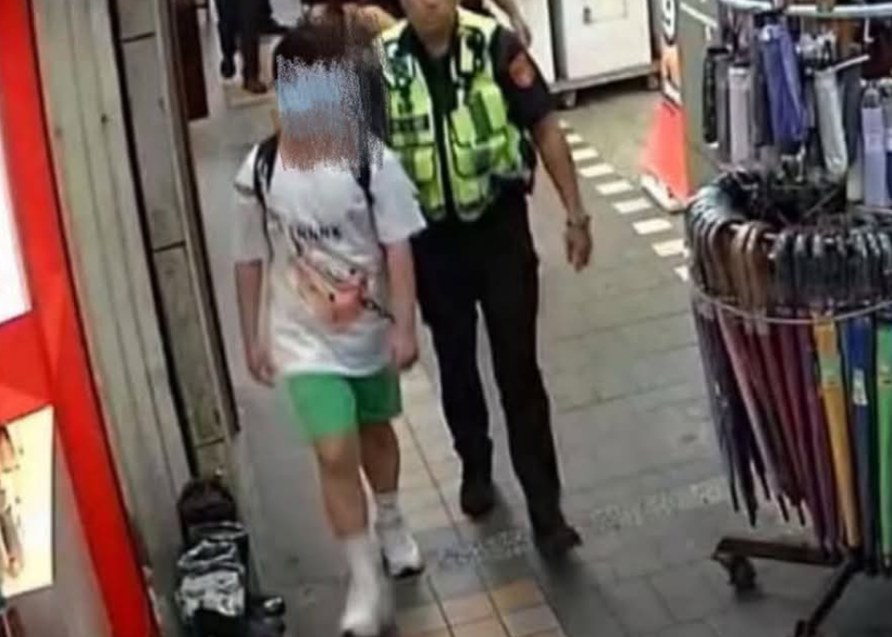 新北瑞芳14歲國三生拿剪刀刺向同校高中生頸部。 圖：翻攝畫面
