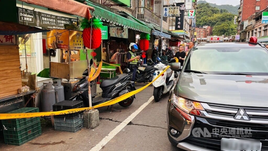 新北市瑞芳區街頭24日發生一起學生衝突事件，一名國中生涉嫌持利器刺傷一名高中學長。（翻攝畫面）