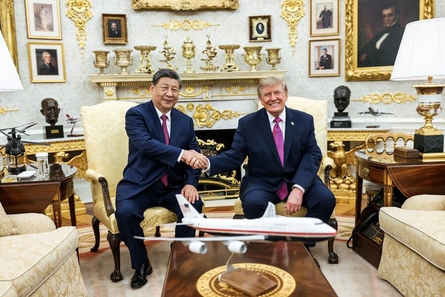 美國總統川普（前右）與中國國家主席習近平（前左）24日在白宮舉行雙邊會談。 圖：擷自x.com/WhiteHouse