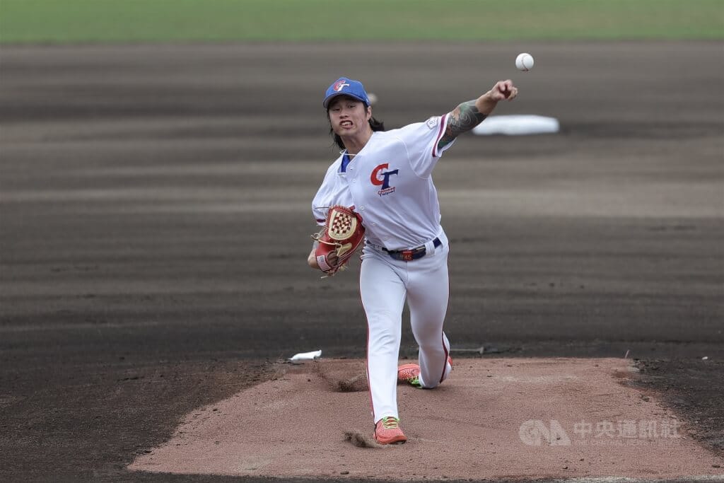 名古屋亞運棒球銅牌戰27日在名古屋舉行，台灣隊與中國隊交手，台灣隊派出旅美左投林昱珉（圖）先發應戰。中央社記者翁睿坤名古屋攝 115年9月27日