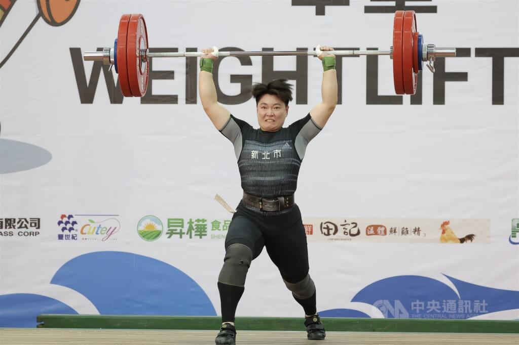 台灣女子舉重好手陳玟卉（圖）在亞運69公斤級奪下銀牌。（中央社檔案照片）