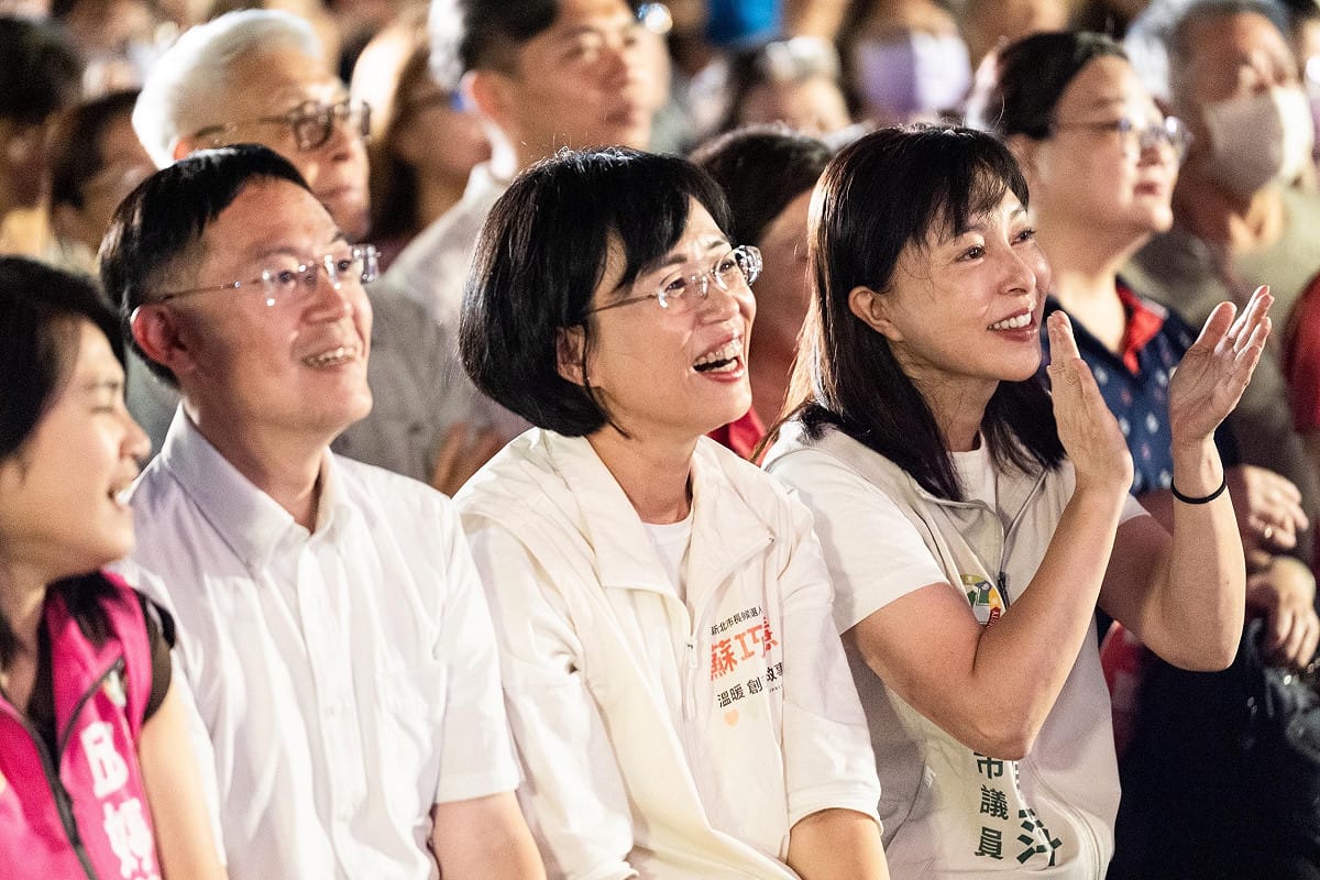 蘇巧慧表示，她從小就跟著阿嬤一起看歌仔戲，更是看著許秀年、唐美雲等國寶級演員演出的歌仔戲長大，深知藝術與文化的感染力。 圖：蘇巧慧競總提供