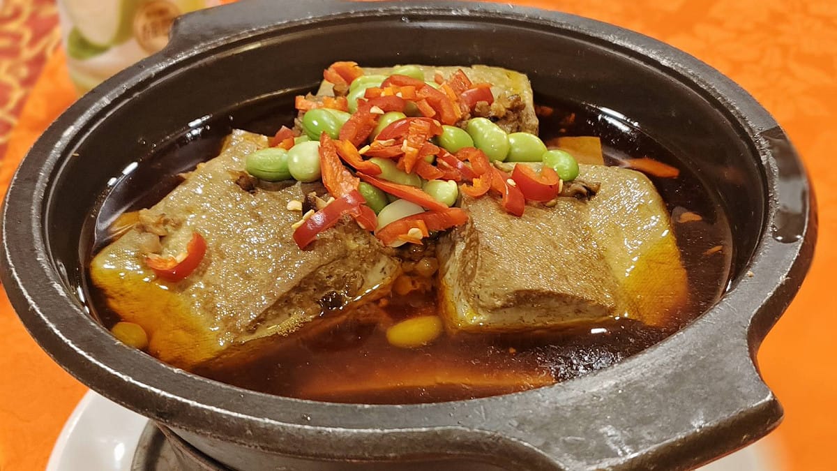 香氣濃郁的招牌「清蒸臭豆腐」。 圖：孫家銘／拍攝