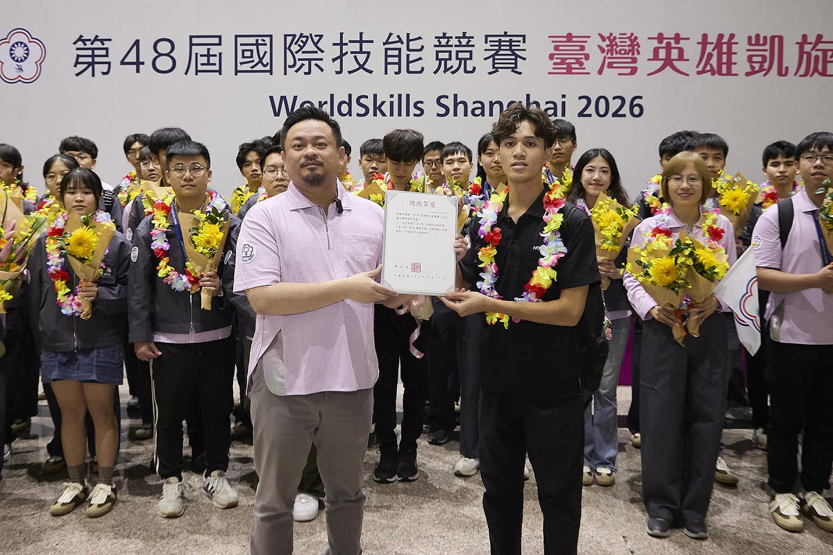 勞動部長洪申翰代表總統致賀電，向國手致上祝賀，肯定選手們以堅持不懈的精神與精湛技藝，為國家爭光。 圖：勞動部提供