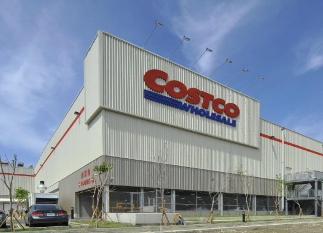 好市多(Costco)巨額關稅退款順利入帳，宣布將多數資金回饋給會員，並陸續反映在多項熱銷商品售價上。 圖：翻攝自好市多官網