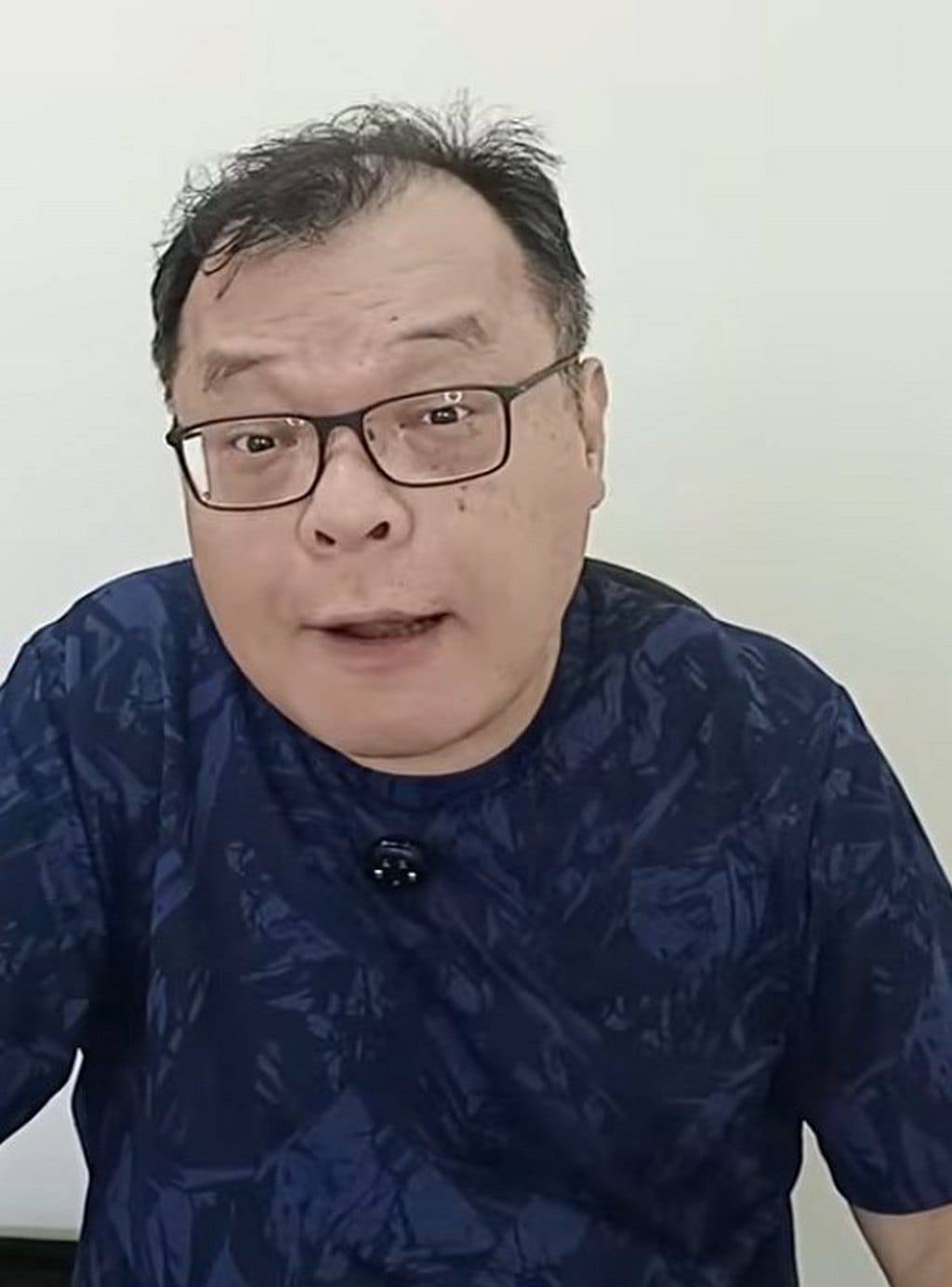 陳揮文痛批，蔣萬安當選市長後就沒去福德宮，今年底要投票了，他就來了，有夠現實的，並嘲諷，蔣萬安看不起黨主席、資深議員，「沒去跟你吃拜拜，是剛好而已啦」。 圖：截自陳揮文YT影片