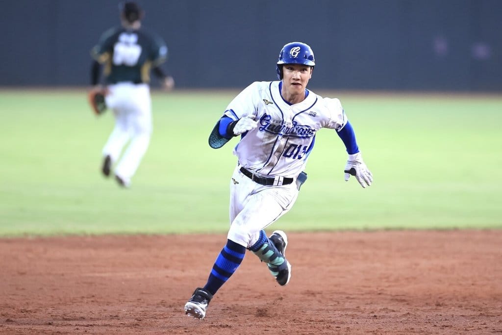 中華職棒5戰3勝制二軍總冠軍賽29日開打，富邦悍將劉承佑（圖）2局滿壘局面敲出清壘三壘打，助隊終場以9比4擊敗台鋼雄鷹、拿下首勝。（中華職棒提供）中央社記者謝靜雯傳真　115年9月29日
