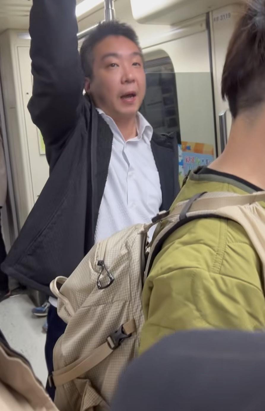 林男不僅在網路上恐嚇沈伯洋，今年還曾在捷運上大吼大叫，咆哮狂喊賴清德全家死光光，嚇壞乘客。 圖：翻攝自THREADS