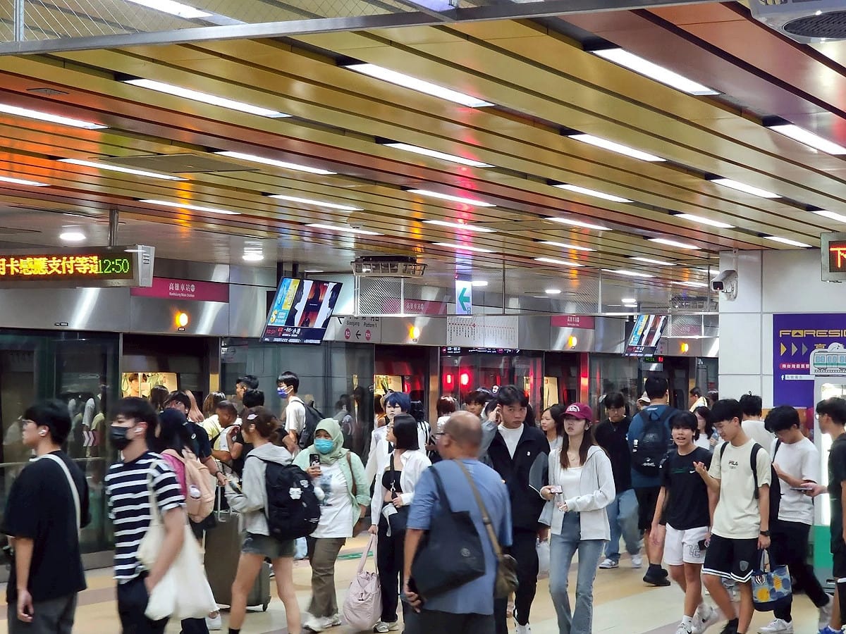 高雄捷運今日上午發生列車故障，約260名旅客被請下車。 圖：高雄捷運公司提供（示意圖）