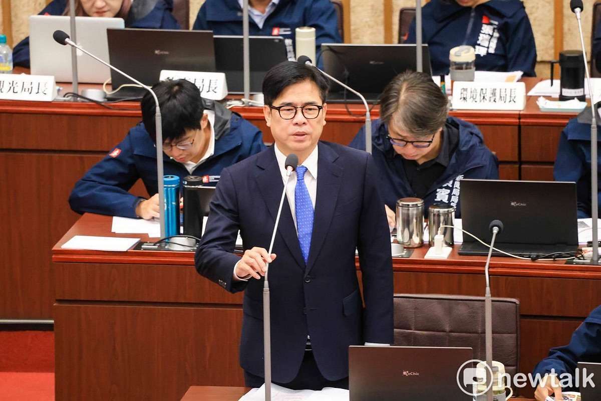高雄市長陳其邁於市政總質詢表示，高雄要跟自己賽跑，不設限持續打拚向前，打造更具競爭力的城市。 圖：高市府提供