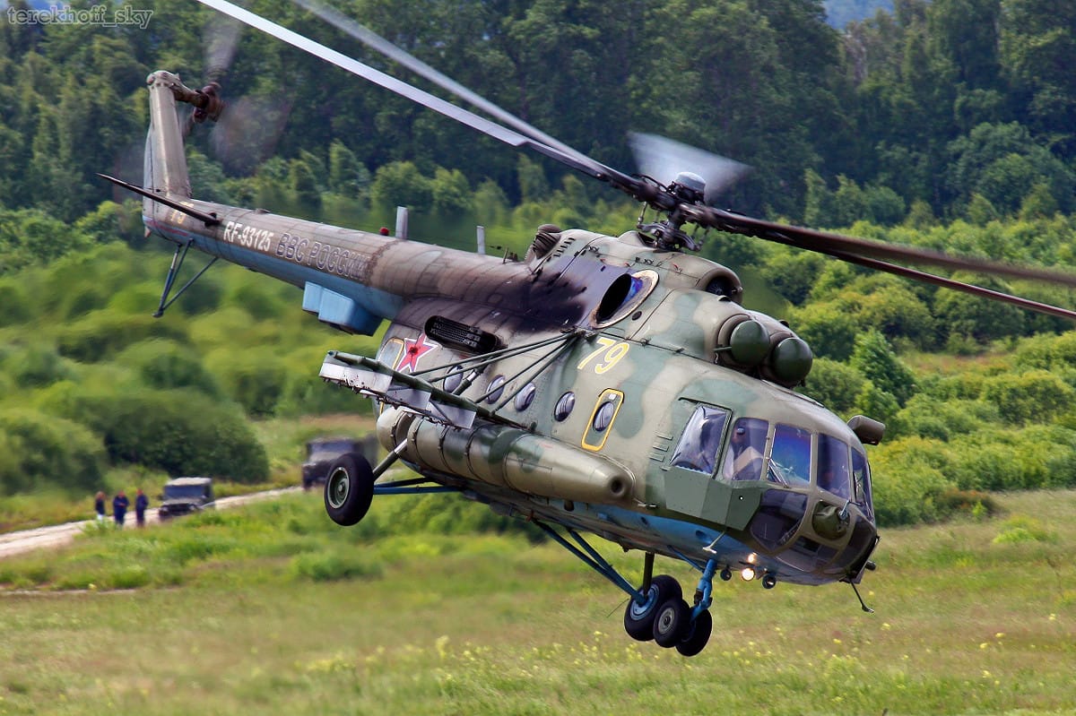 一架 Mi-8 系列軍用直升機在沃羅涅日州的安尼恩斯基區不幸墜毀，機上 3 人全數罹難。 圖:翻攝自 X @Jarek2025