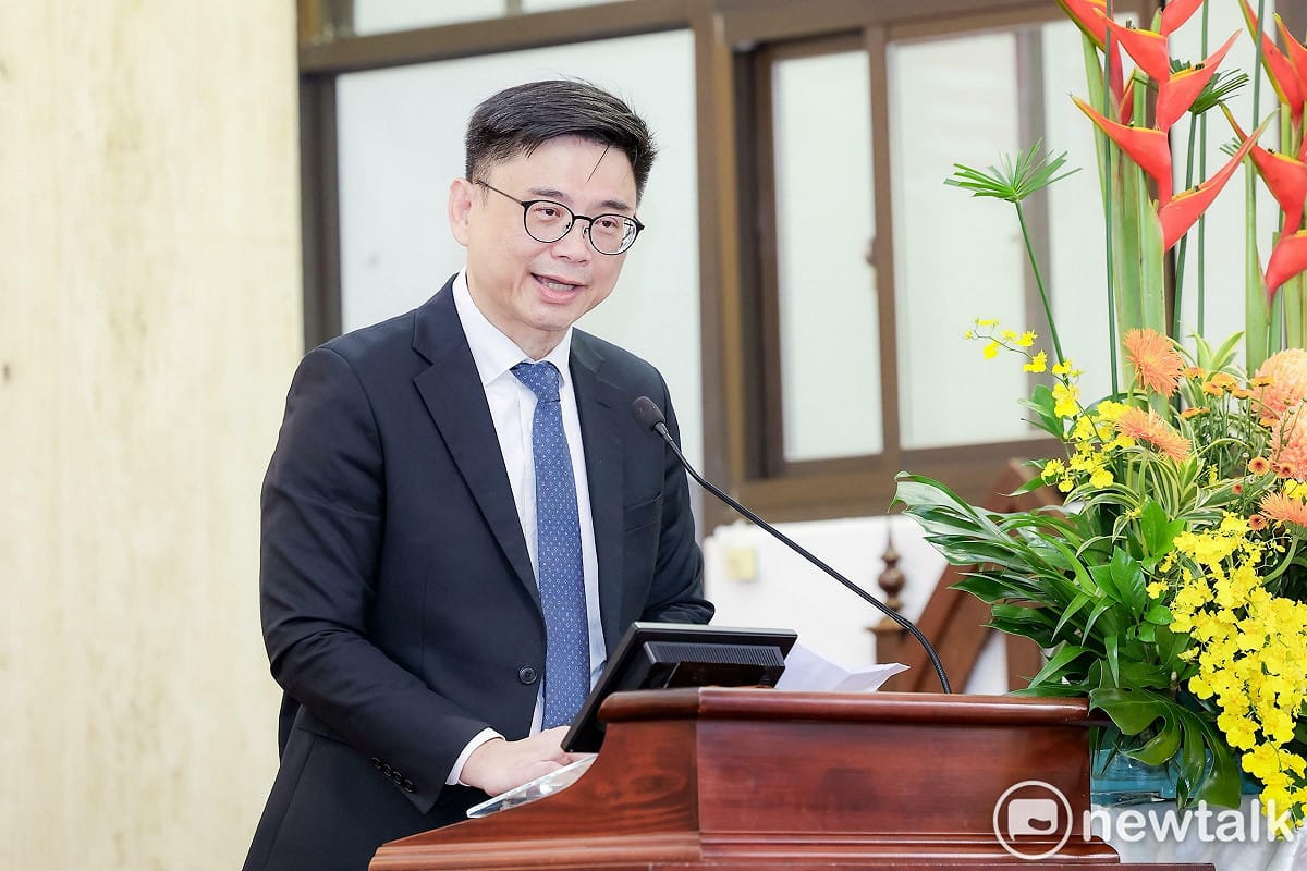 賴瑞隆表示願意為下一代把基礎打穩，「不為掌聲做事，只為城市做對的事。」 圖：賴瑞隆競辦／提供