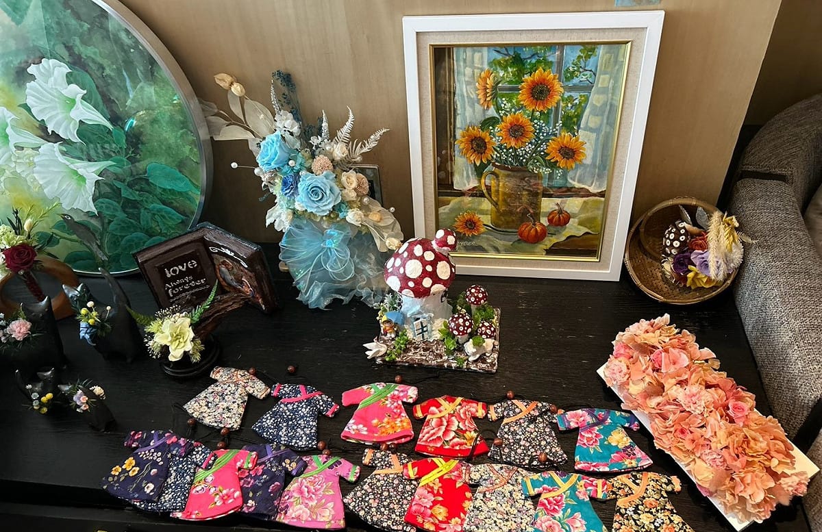 「第五屆白手杖永生花公益展」參展作品。 圖：孫家銘／翻攝