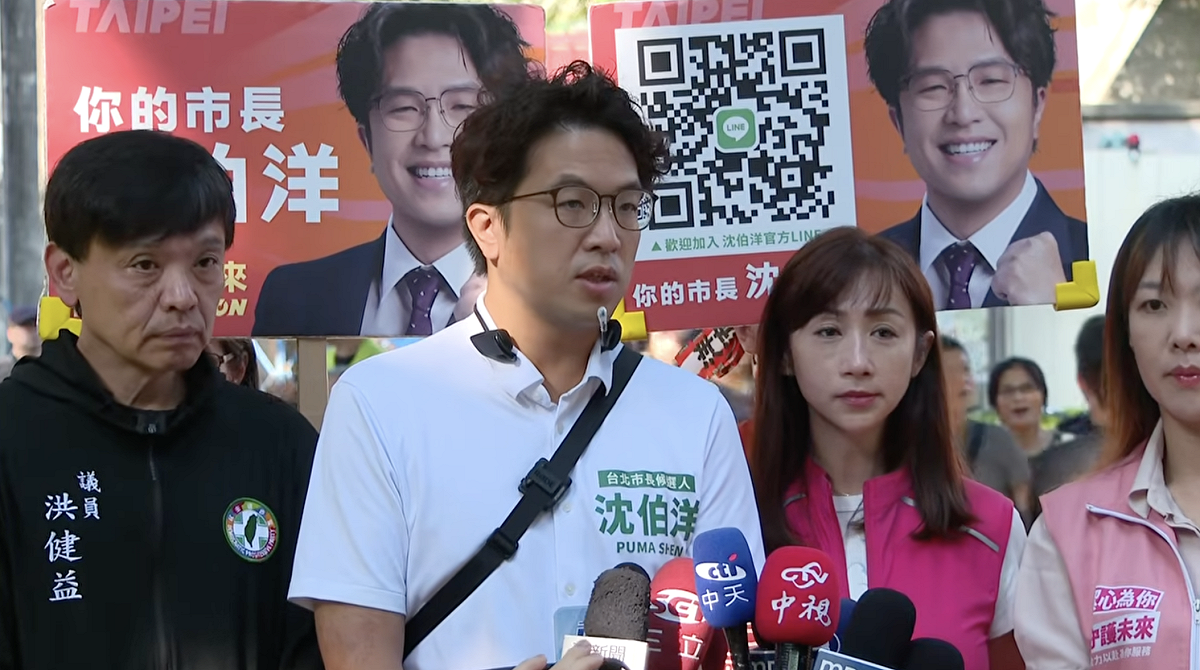 沈伯洋赴草埔市場掃街。 圖：翻攝自共訊