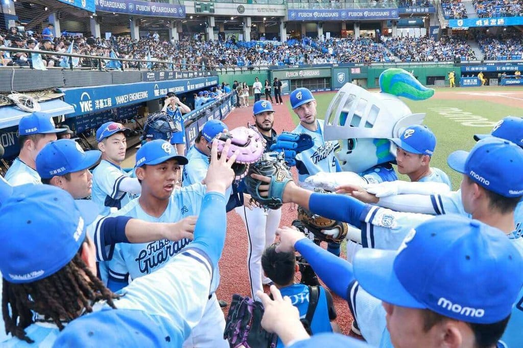 中華職棒富邦悍將隊今年勝場數寫近7年新高，然而連續10年未能打進總冠軍賽。（富邦悍將隊提供）中央社記者蘇志畬傳真　115年10月4日