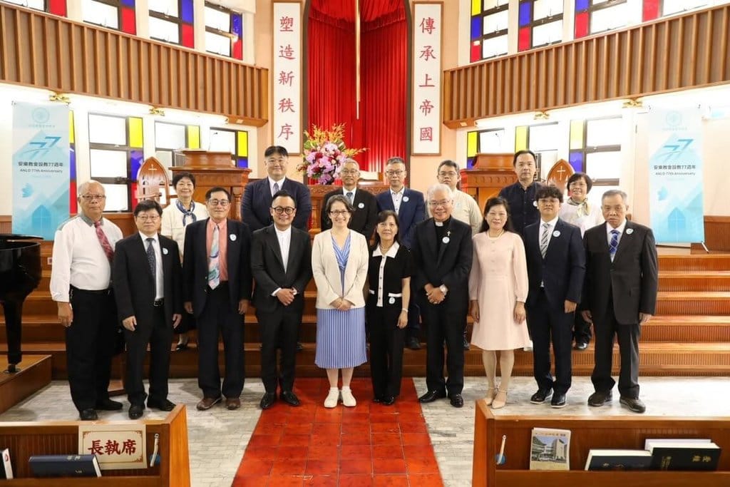 基隆市議長童子瑋（前左4）4日邀請副總統蕭美琴（前左5）一同出席「安樂教會設教77週年聯合感恩禮拜」。 圖：童子瑋辦公室提供