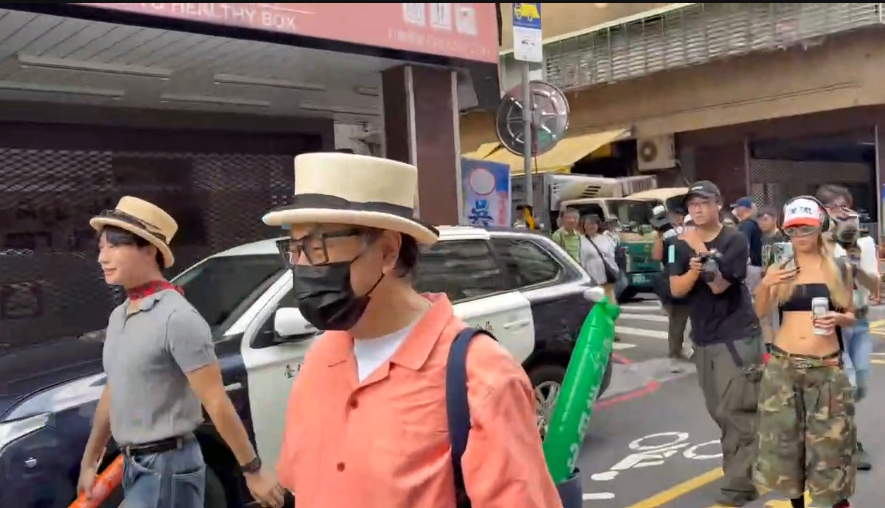 資深主持人蔡康永今（4）天現身沈伯洋造勢場合，引發討論。 圖：翻攝畫面