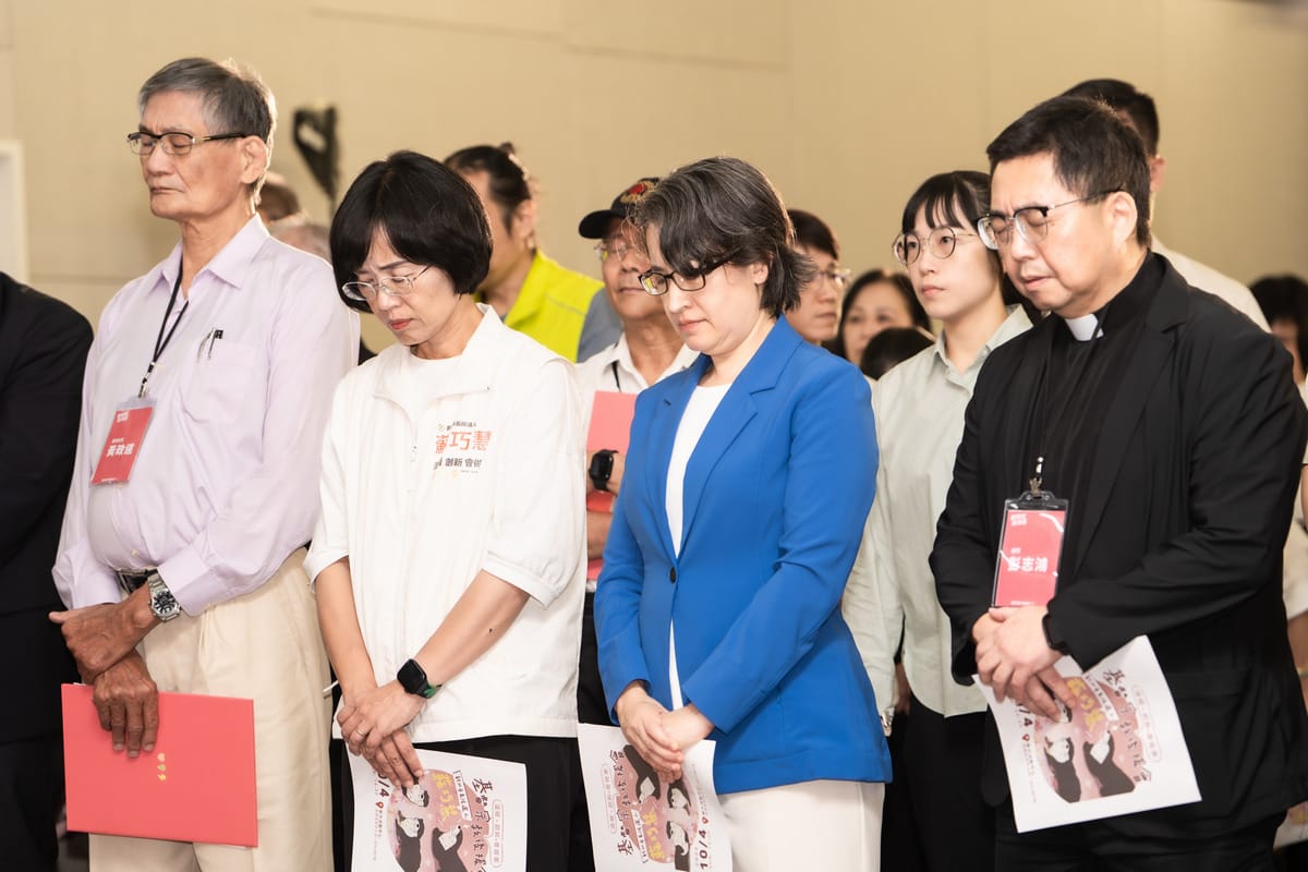蘇巧慧今（4）日成立「基督宗教後援會」，不僅有數百位天主教、基督教教友出席力挺，以及原住民族、客家、閩南等跨族群牧師、長老為蘇巧慧祝福祈禱，副總統蕭美琴也以教友身份出席為蘇巧慧加油。 圖：蘇巧慧競總提供