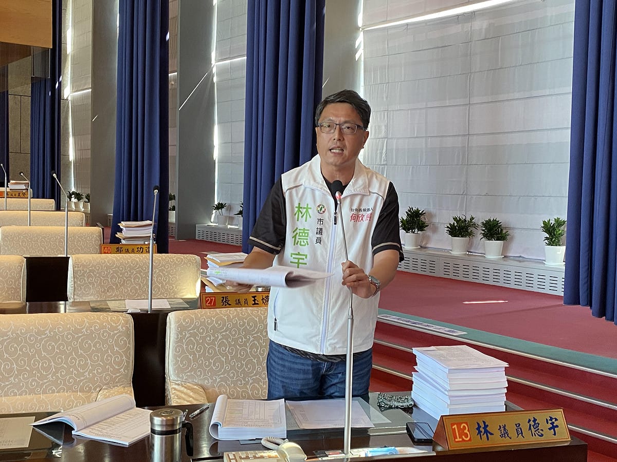 林德宇說，市府天天抽、週週抽的撒幣手法已經玩了七、八年，邊際效益早已遞減，雖然支持帶動人流與商機的城市行銷，但市民想要的絕非只是摸彩抽現金。 圖：林德宇/提供