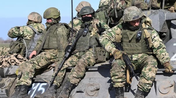 烏軍近期透過「維瓦爾第」反攻行動成功奪回利曼地區的控制權，但有專家分析認為，失去利曼很可能不會對俄軍的行動計劃造成影響。 圖：翻攝自 騰訊網 石宏主編