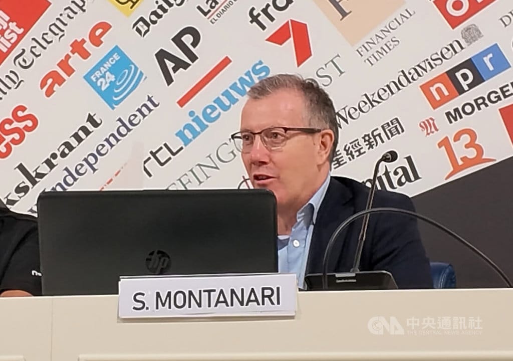義大利傳奇賽車手巴羅內的團隊工程師蒙塔納里（Silvio Montanari）說明此次賽事的困難度。中央社記者黃雅詩羅馬攝　115年10月5日 圖：中央社提供