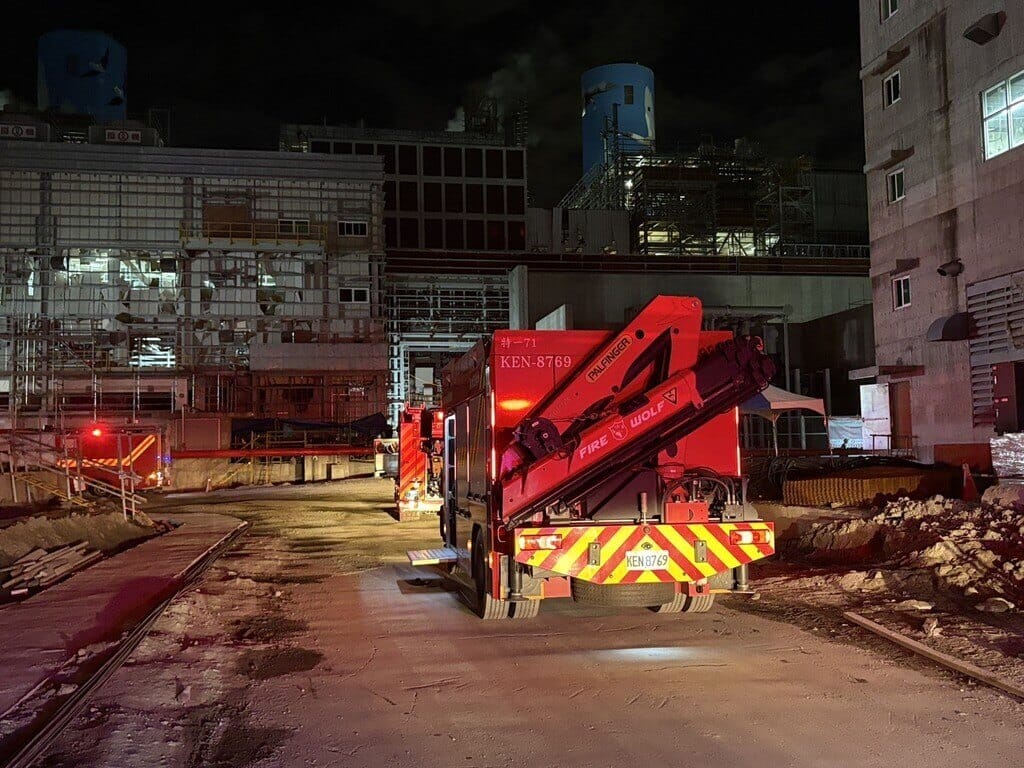 高雄興達發電廠去年9月發生火警，幸未釀傷亡。（高雄市消防局提供）