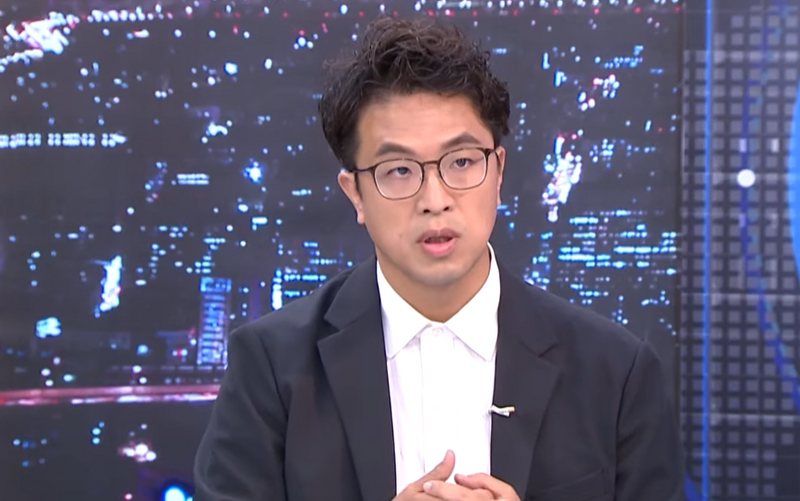 民進黨台北市長參選人沈伯洋今（7日）接受少康戰情室專訪。 圖擷取自TVBS