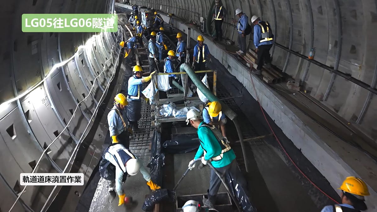 萬大線第一期全線軌道道床澆置合龍。 圖：台北市政府捷運工程局／提供
