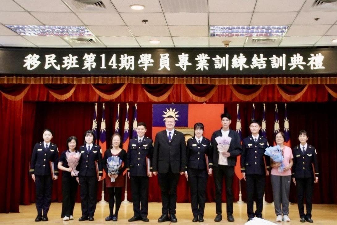 內政部政務次長馬士元今（8）日出席移民署舉辦的第14期移民班專業訓練結訓典禮。 圖：移民署提供