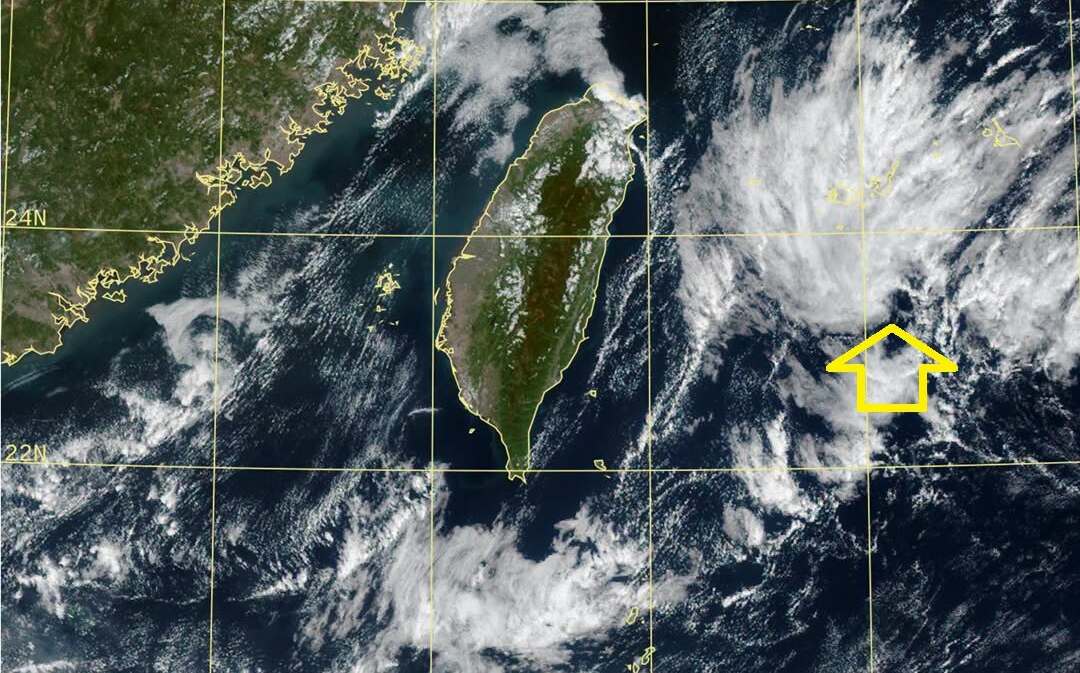 國慶連假出遊注意！東北風輻合助東側低壓增強 鄭明典：3地慎防大雨
