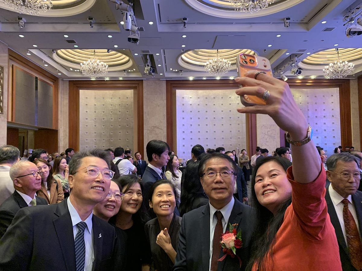 駐韓國代表處舉辦雙十國慶酒會，台南市長黃偉哲受丘高偉大使邀請，特別赴韓與當地各界貴賓共慶國家生日。 圖：台南市政府提供