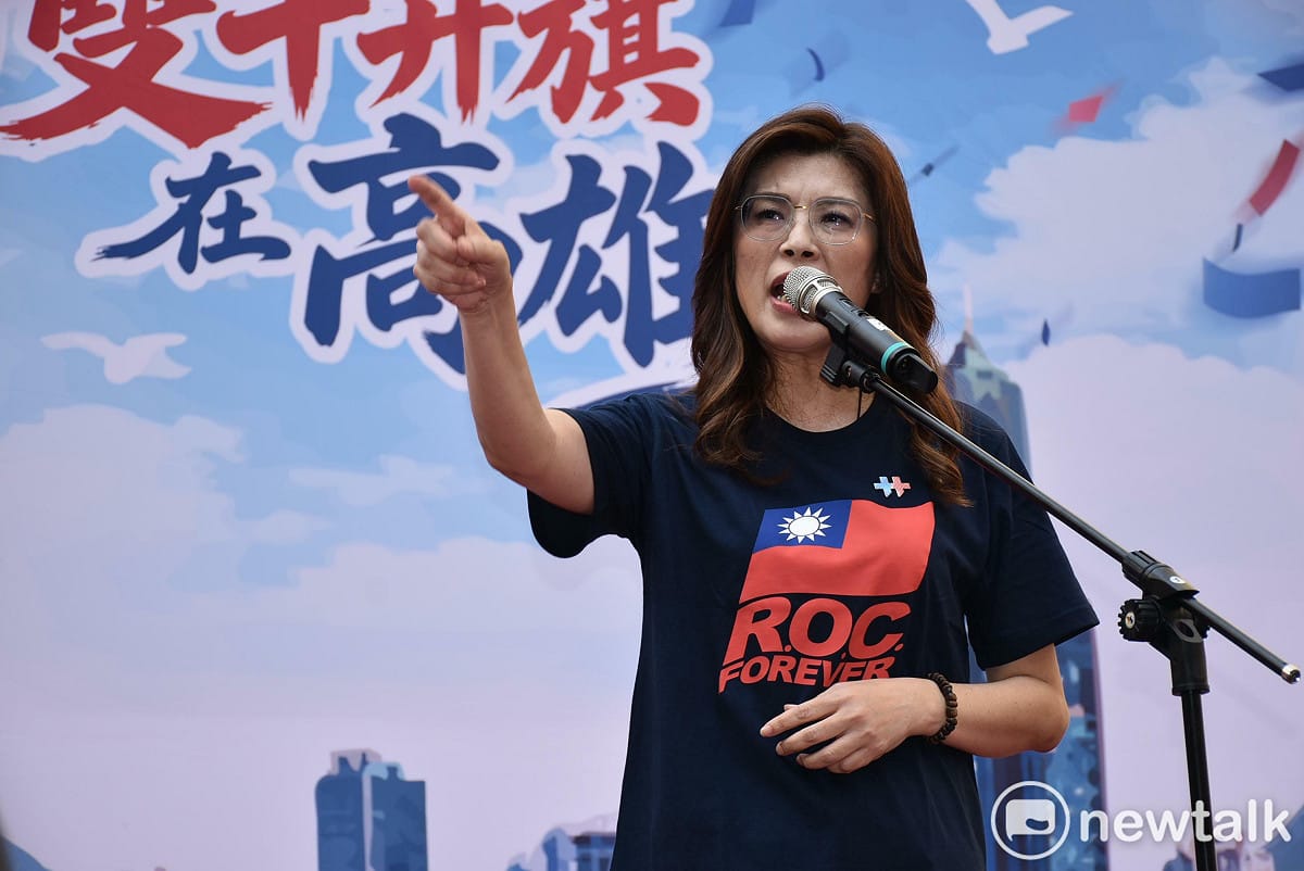 鄭麗文痛批現在的執政黨是幫派的派系，新潮流的總統讓兩岸陷入兵兇戰危，而且危及台灣民主化發展，呼籲高雄人號人選票拒絕新潮流。 圖：孫家銘／拍攝