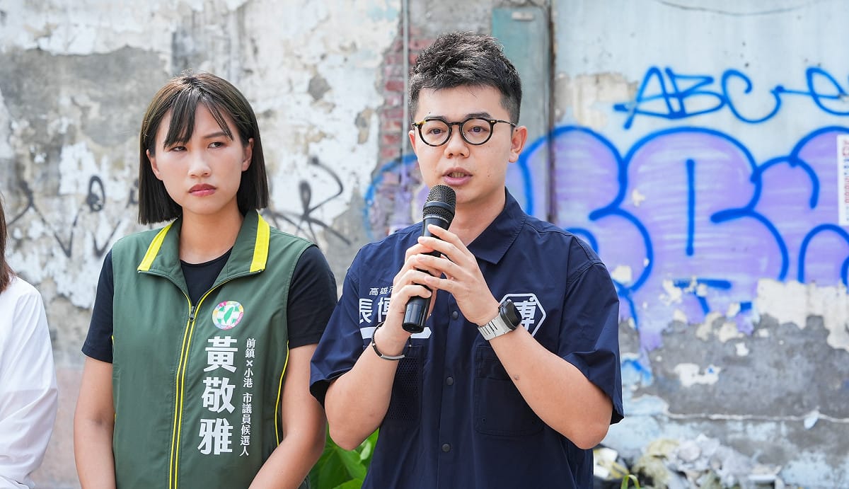 張博洋(右)表示，掛人家名字要經過同意，強迫中獎的方式非常討厭且傻眼。 圖：高雄市議會民進黨團／提供