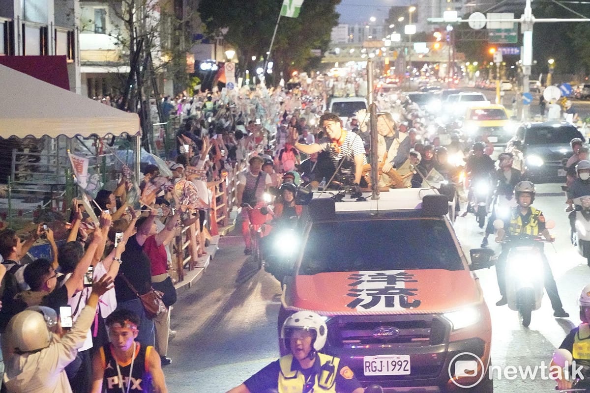 民進黨台北市長參選人沈伯洋今天首度展開車掃。 圖：張良一 / 攝
