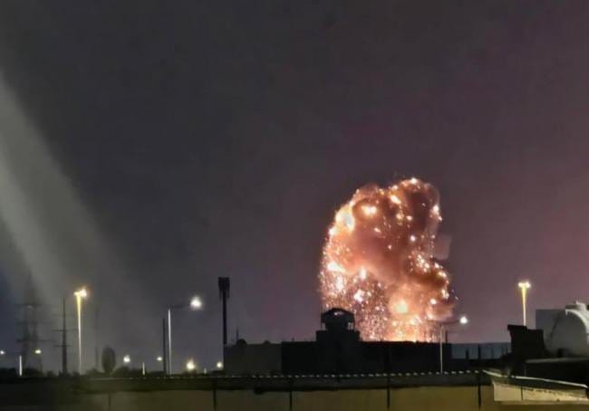 當地時間 10 日與 11 日，葉門胡塞武裝連續針對沙烏地阿拉伯首都利雅德的哈立德國際機場發起打擊，造成上百人死傷。 圖：翻攝自 @cskun1989 X 帳號